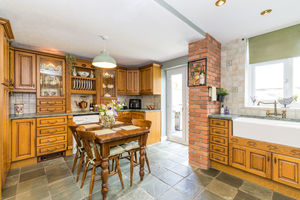 Kitchen- click for photo gallery